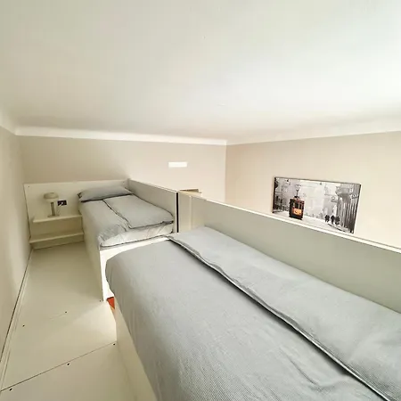 Apartment Centrale01 Milan